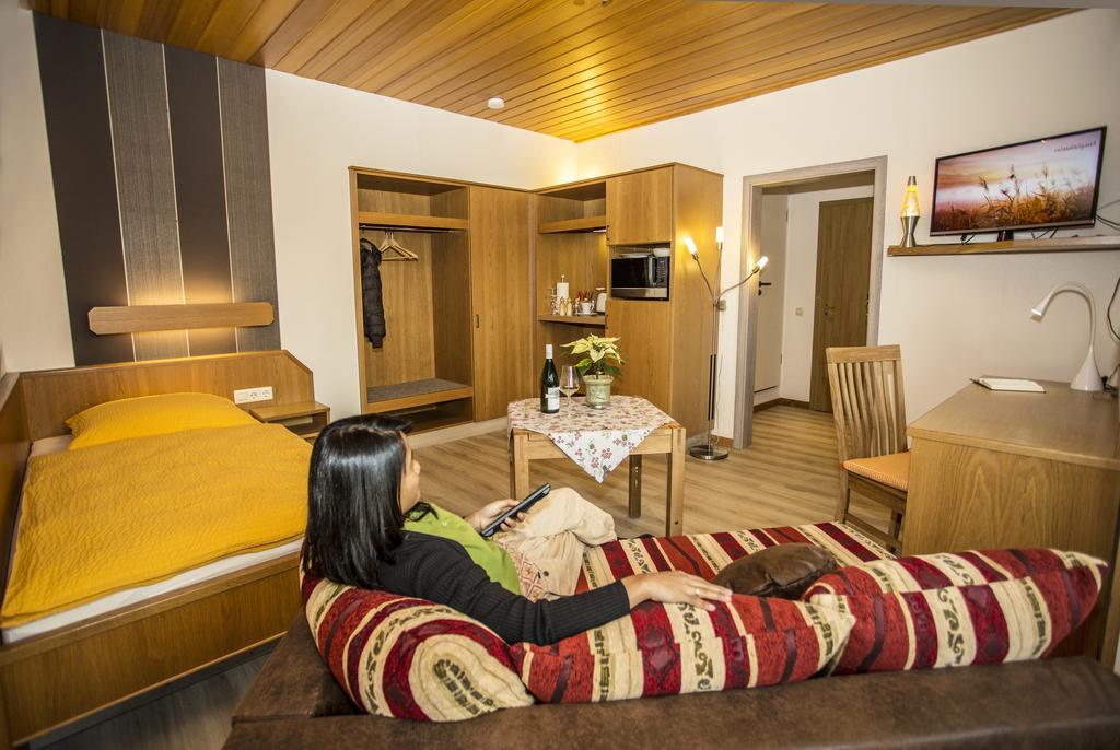 Апартаменти Boardinghouse Remchingen Baan Arun Екстер'єр фото
