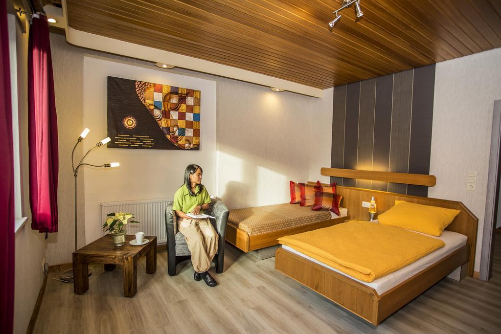 Апартаменти Boardinghouse Remchingen Baan Arun Екстер'єр фото