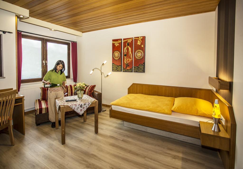 Апартаменти Boardinghouse Remchingen Baan Arun Екстер'єр фото