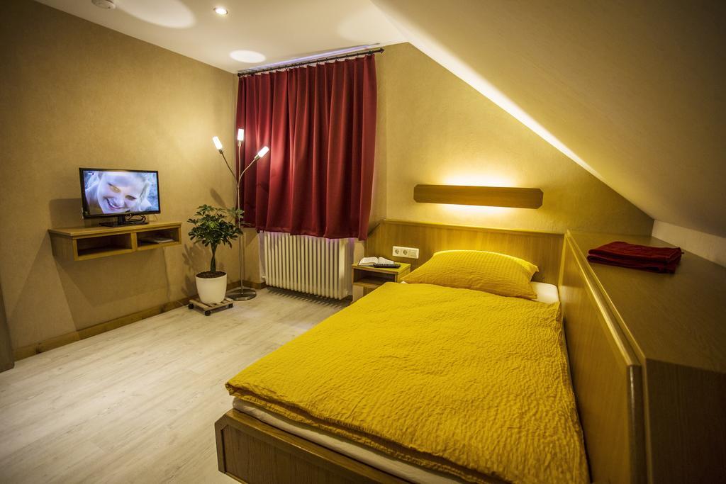 Апартаменти Boardinghouse Remchingen Baan Arun Екстер'єр фото