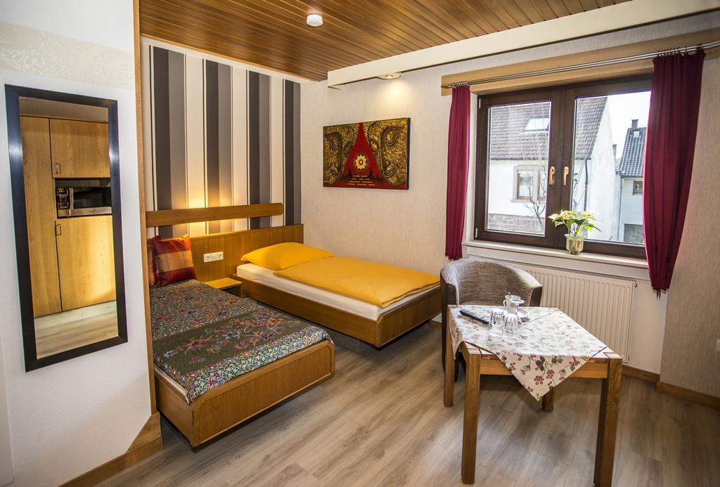 Апартаменти Boardinghouse Remchingen Baan Arun Екстер'єр фото